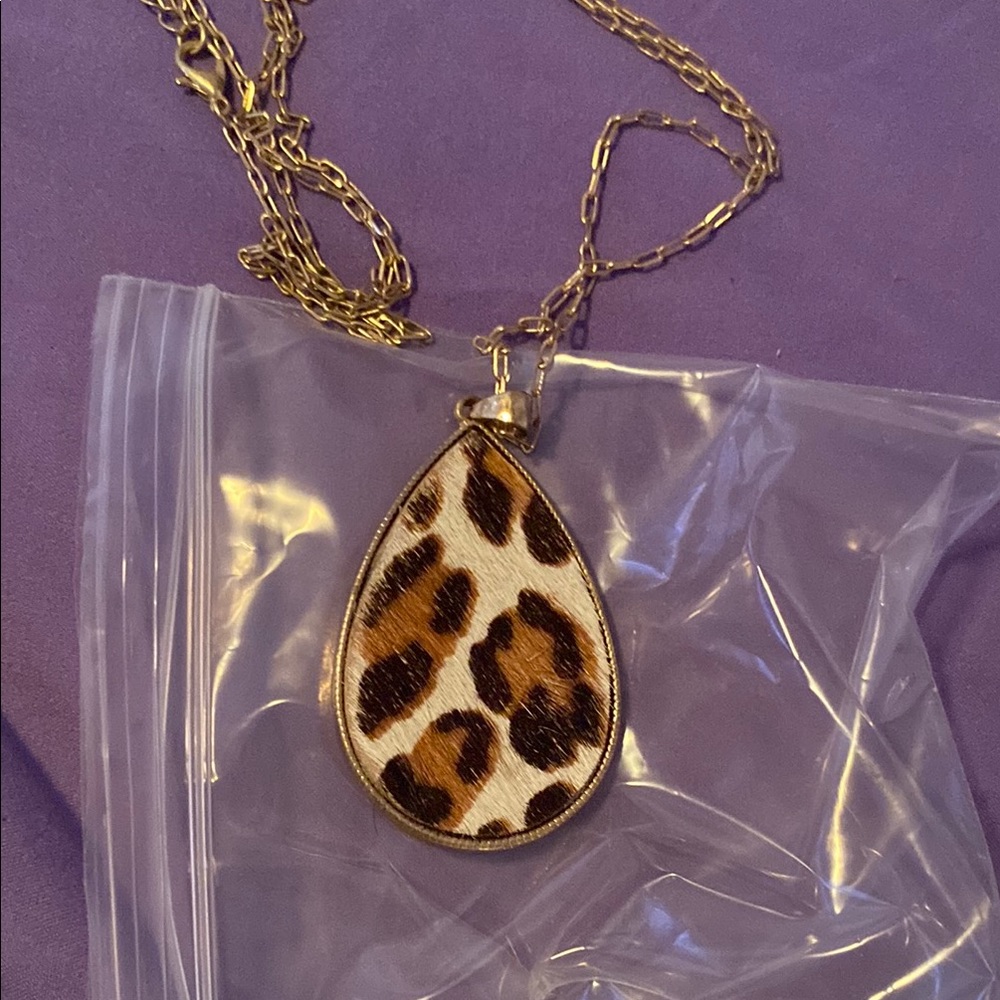 Leopard Print Teardrop Pendant Necklace